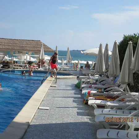 Sunny Bay Ξενοδοχείο με διαμερίσματα 3*
