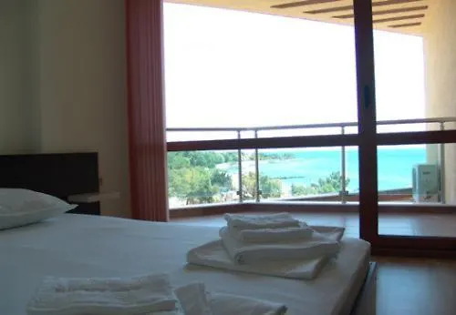 Sunny Bay Apartmanhotel