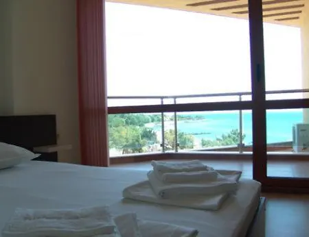 Sunny Bay Apartahotel