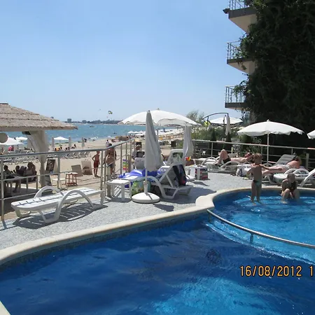 Sunny Bay Apartahotel 3*
