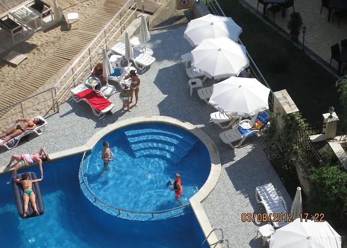 Sunny Bay ساني بيتش