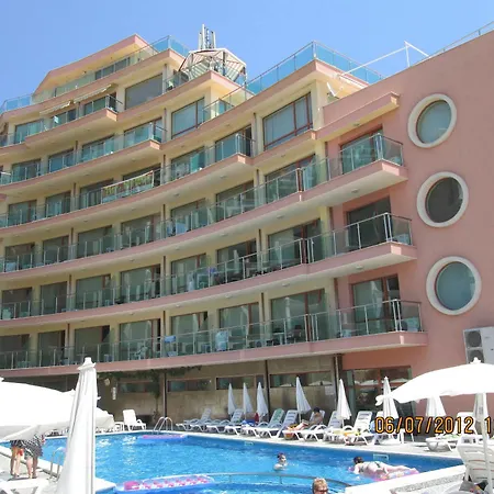 Sunny Bay Aparthotel 3*